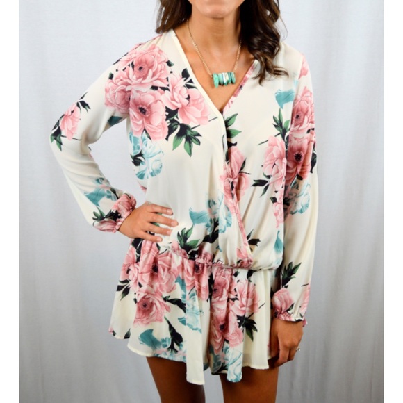 Step Into Spring Top - Picture 2 of 3